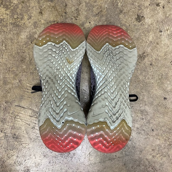 Nike Epic React Flyknit Running Shoes - Picture 6 of 8